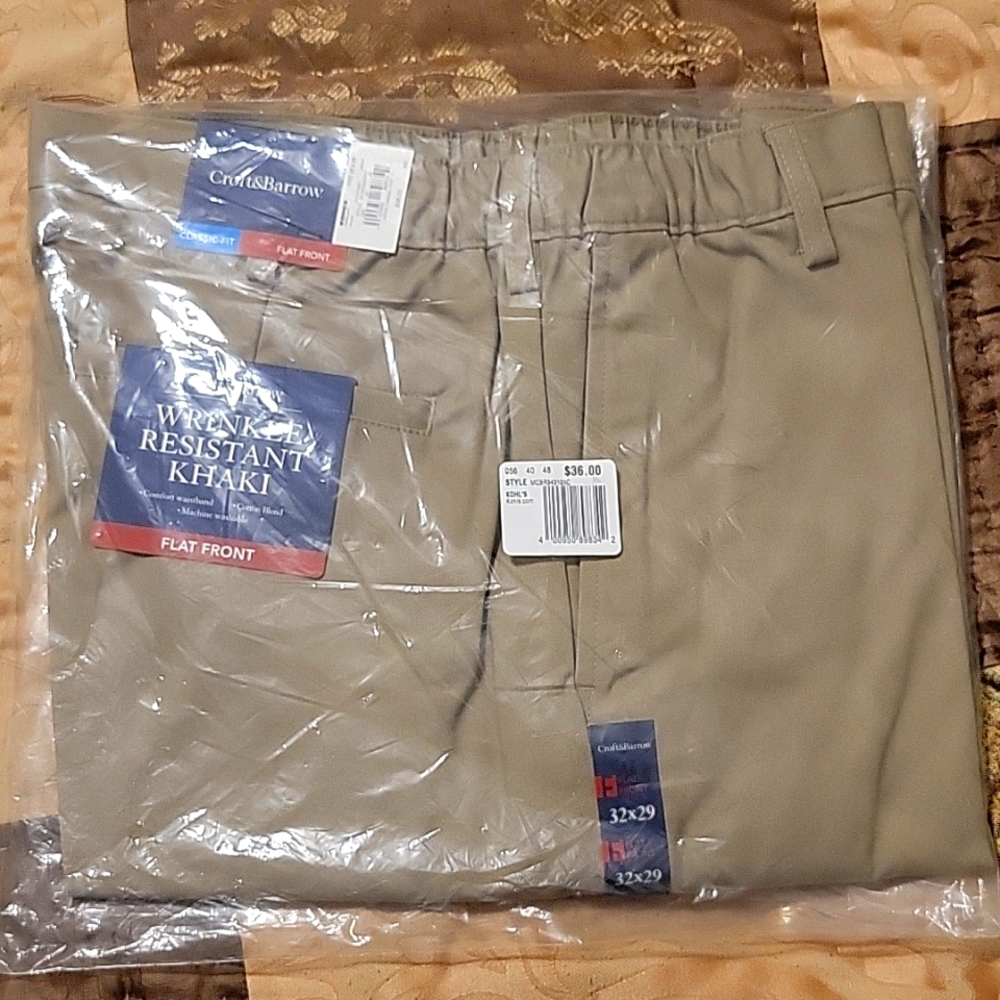 NWT Men's Croft&Barrow Classic Fit, Flat front, Wrinkle Resistant Khaki 32x29